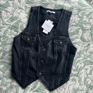 American Eagle Outfitters Black Button Down Vest